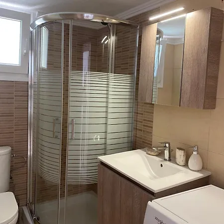 Lili House In 150m From The نيكيتي