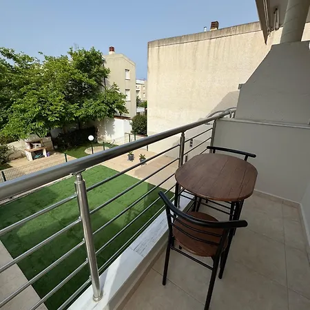 Lili House In 150m From The نيكيتي