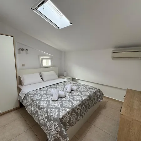 Lili House In 150m From The نيكيتي