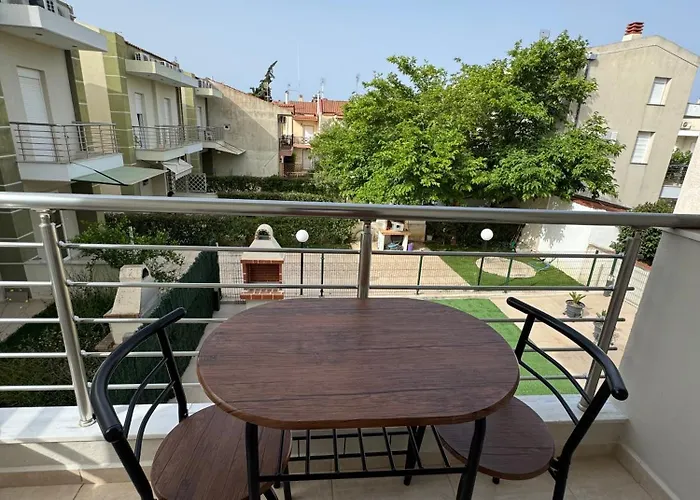 아파트 Lili House In 150m From The 니키티